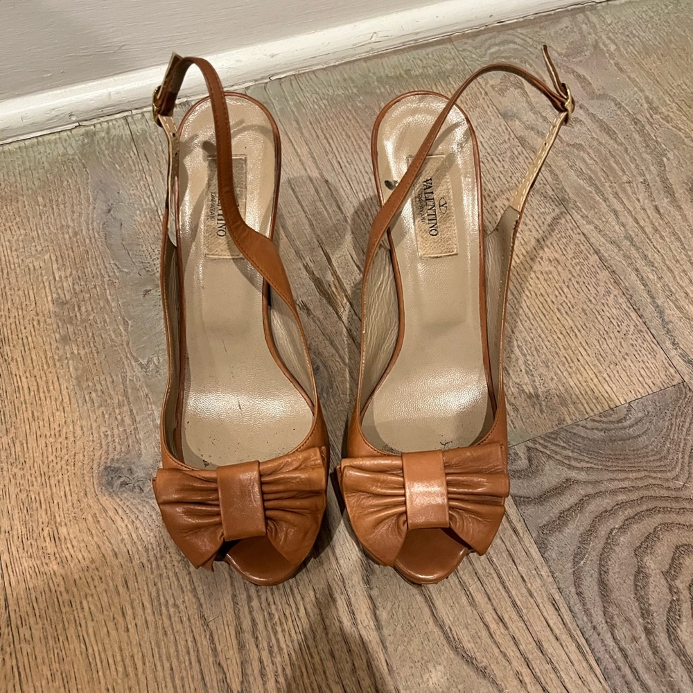 Ladies Valentino low platform open back heels